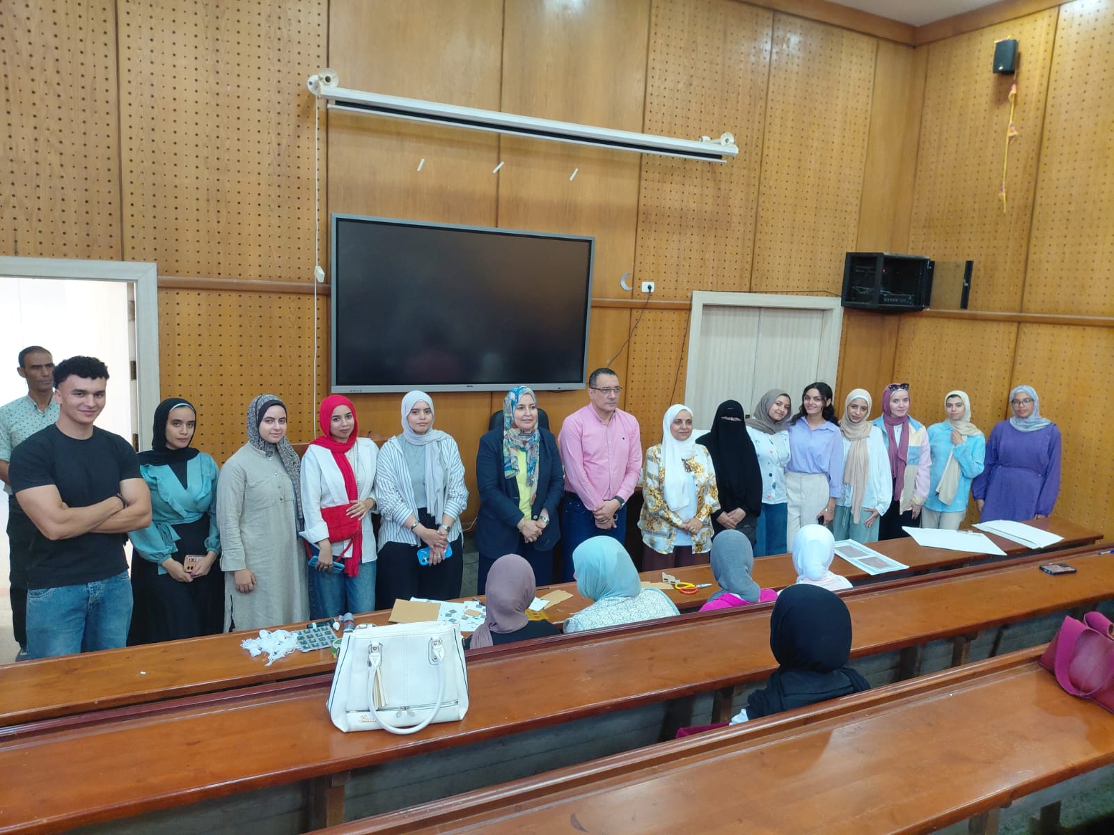 قسم «الملابس الجاهزة والاستدامة».. ينظم ورشة تدريبية لطلاب المدارس النسيجية بكلية الفنون التطبيقية بجامعة طنطا